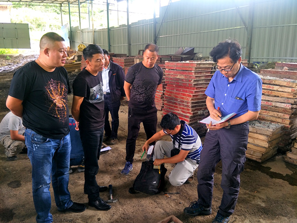 昆明理工大學地質教授韓潤生到貴州開元進行技術交流